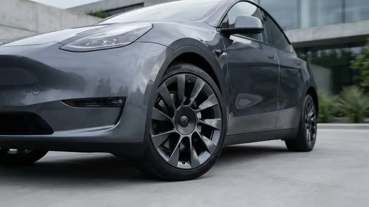 How To Replace EV Center Caps on Model 3/Y Aero Wheels
