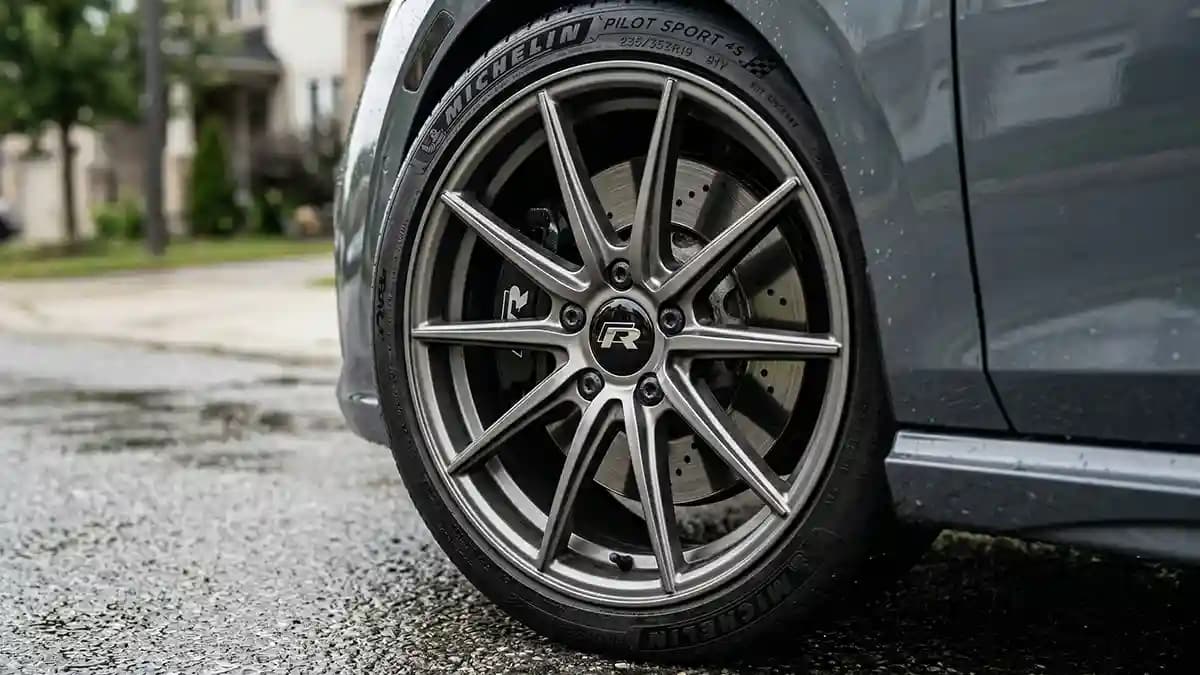 How Wheel Center Caps Protect Your Hub and Bearings, It Is Not Just Looks