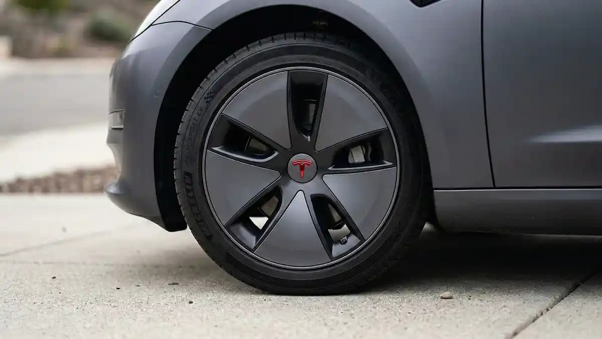 Aero Wheel Caps: How to Customize Your EV Hubcaps Without Losing Range