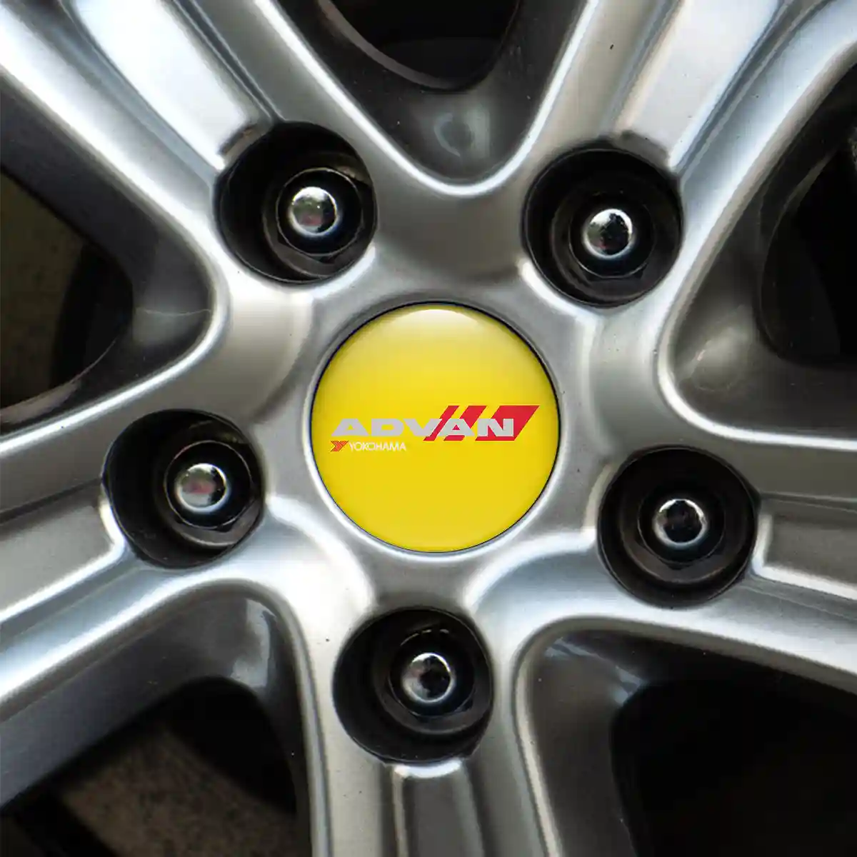 Advan Domed Emblem Stylish Design