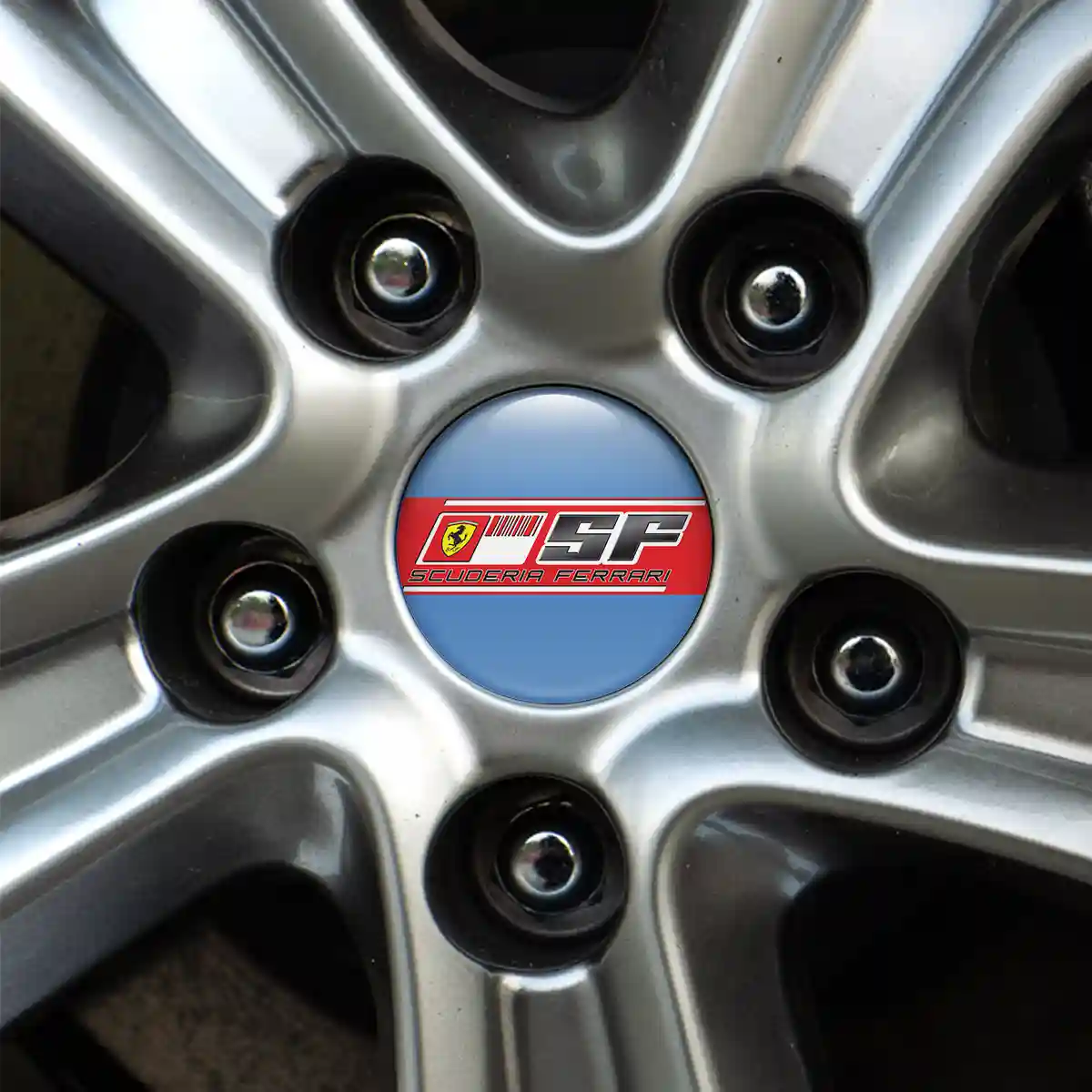 Ferrari Emblem Center Hup Cap Stylish Design
