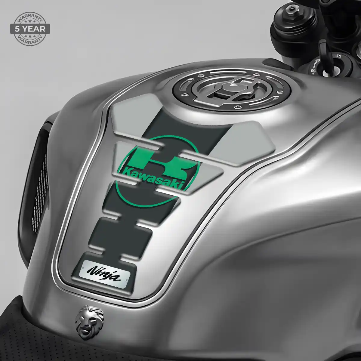 Kawasaki Tank Fuse Deluxe Edition
