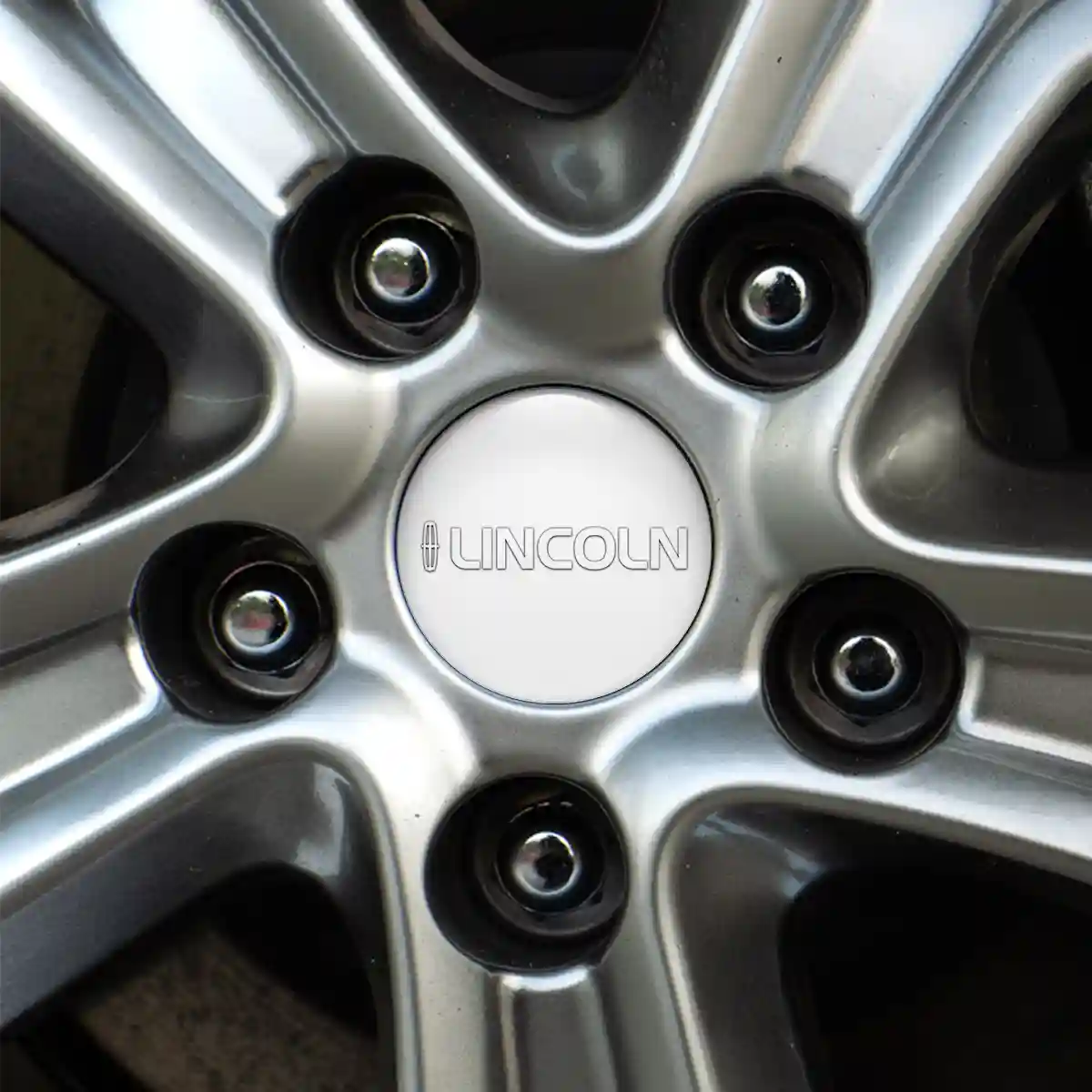 Lincoln Badge Emblems Center Cap Refined Design