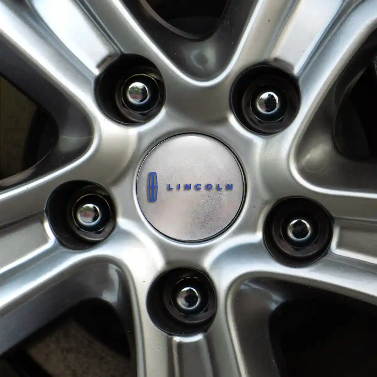 Lincoln Logo Emblem Sleek Style