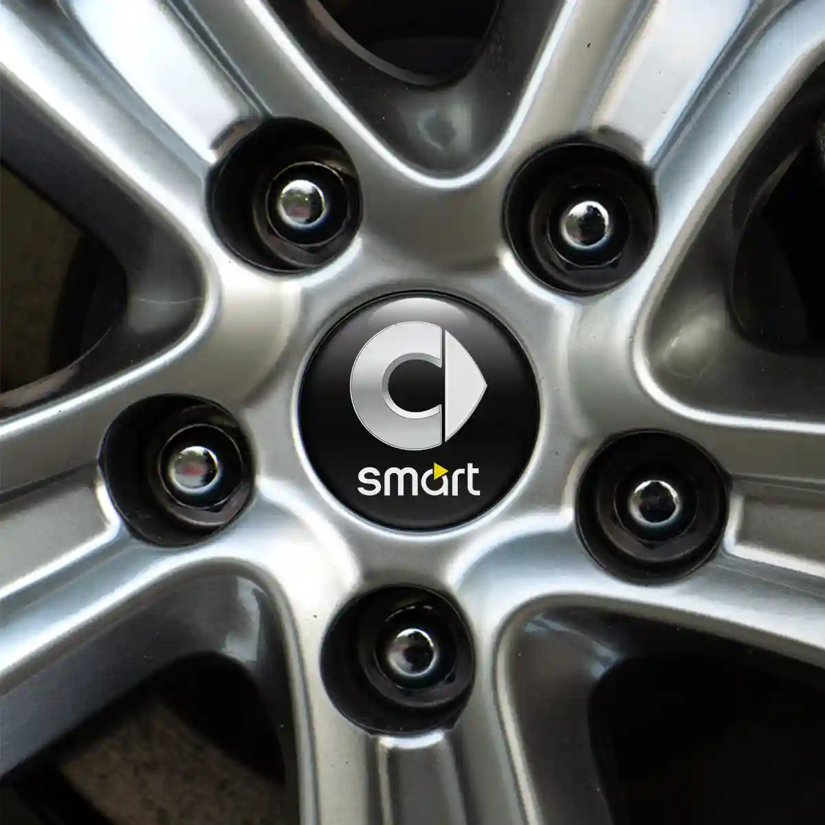 Mercedes Smart Emblem Center Hup Cap Sleek Style