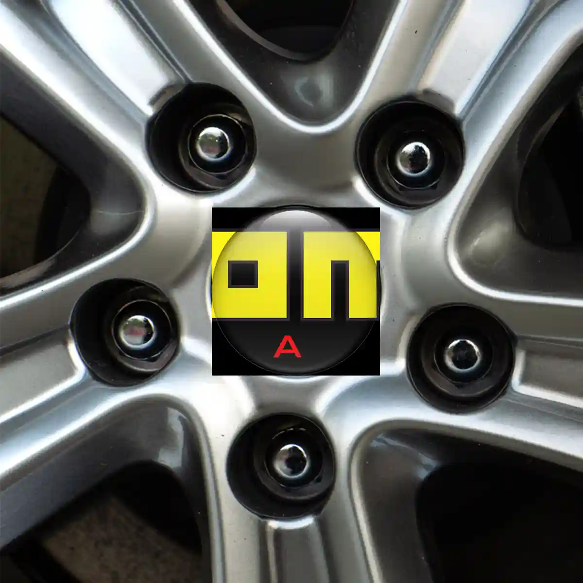 MOMO Badge Emblems Center Cap Sleek Style