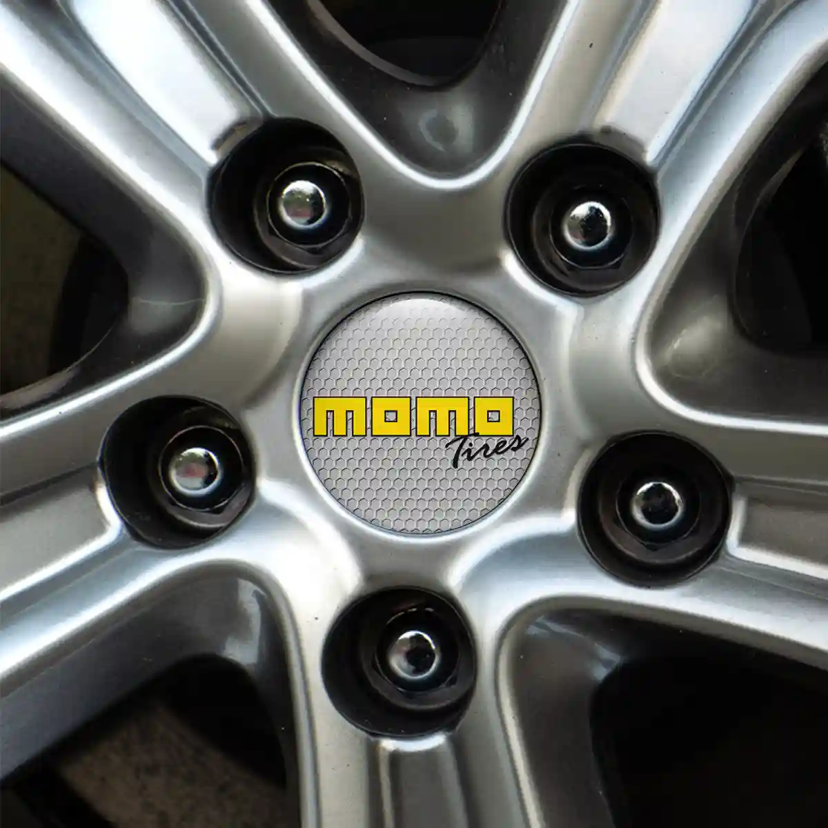 MOMO Domed Sticker Elite Finish