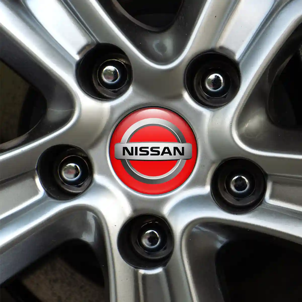 Nissan Domed Sticker Sleek Style