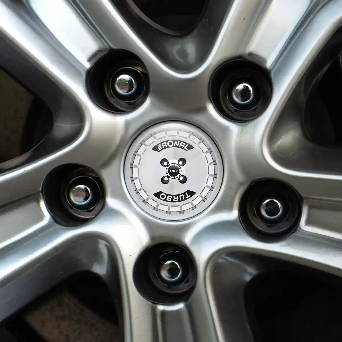 Ronal Emblem Center Hub Cap Self-Adhesive Elite Finish