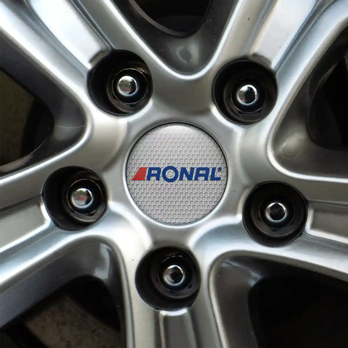 Ronal Emblem Wheel Center Caps Elite Finish