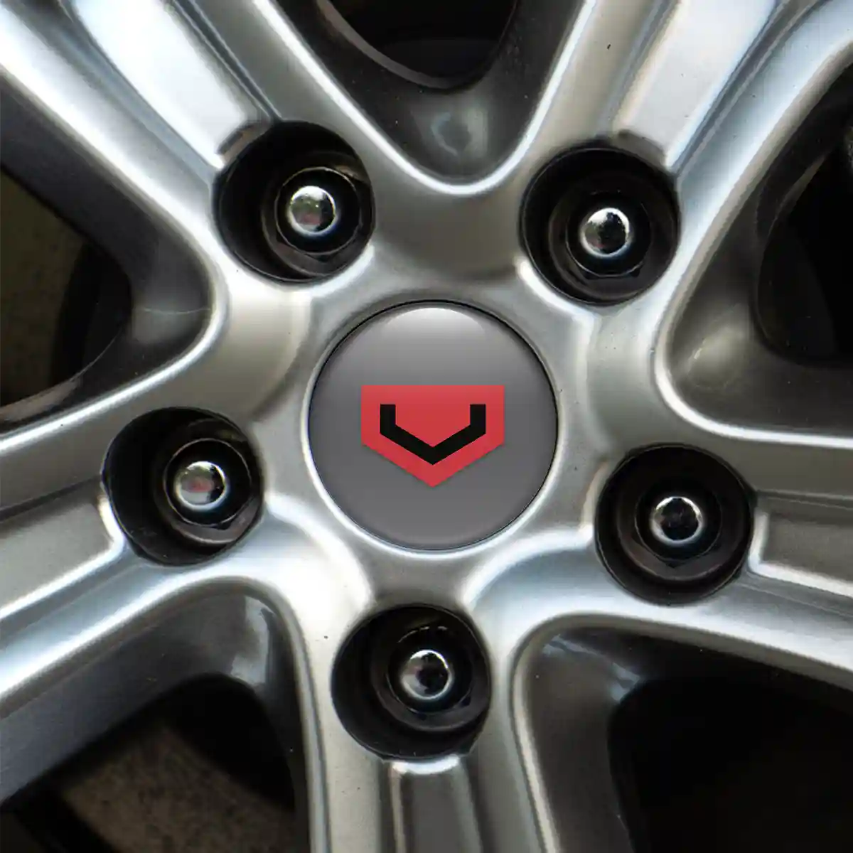 Vossen Emblem Center Hup Cap Sleek Style